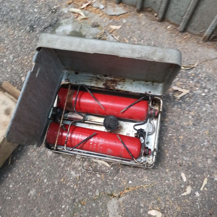 Butelii camping folosite cu aragaz