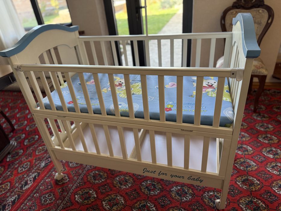 Детская  кровать  б/у  в  хорошем  состоянии