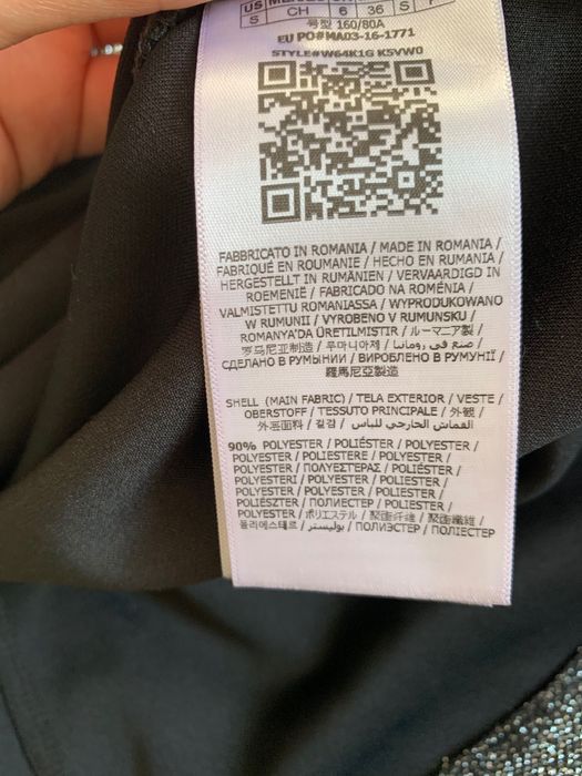 Rochie argintie, scurta, guess , originala.