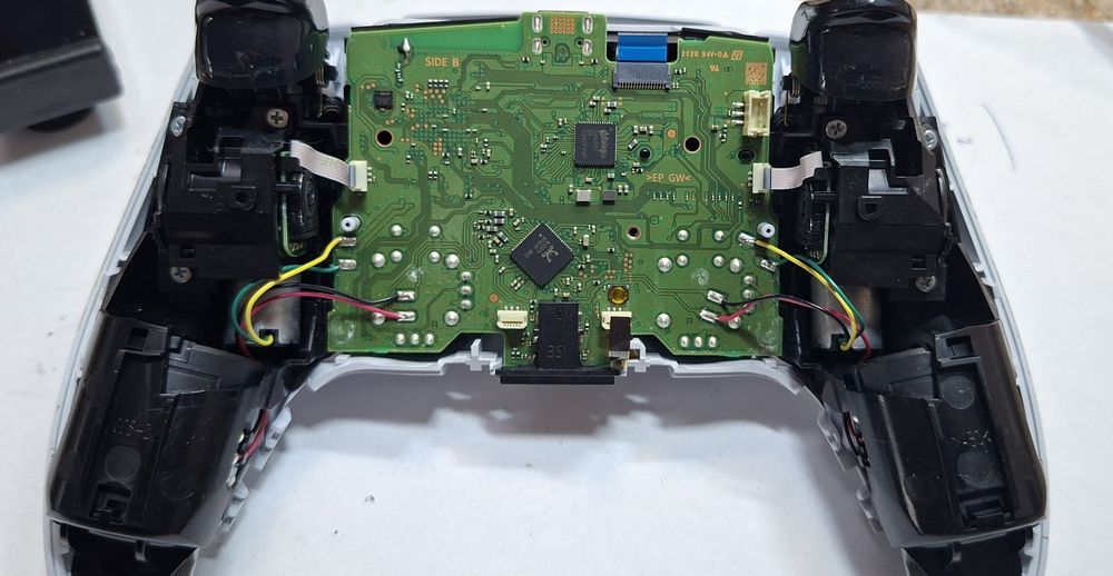 Upgrade & Service Controllere PS5 / PS4 / Xbox – Fără Drift!