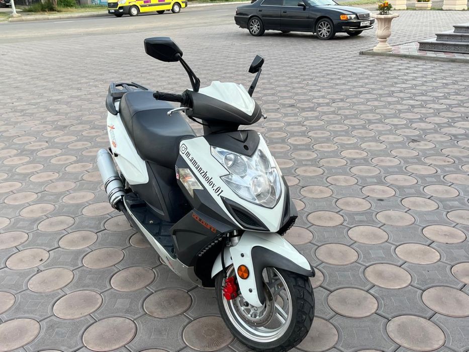 Продам скутер, в отличном состояние  Aprilia Racer