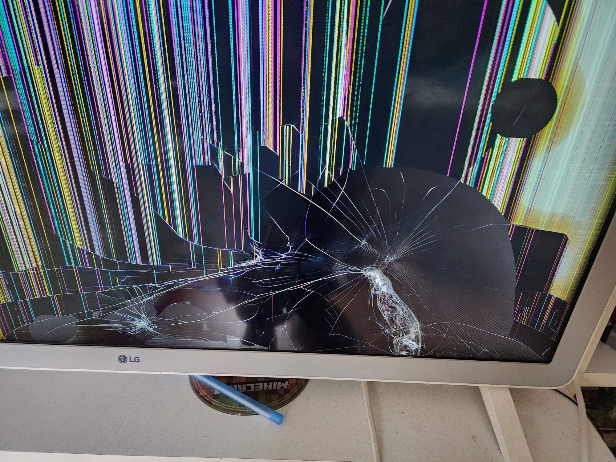 Tv 32" LG счупена матрица