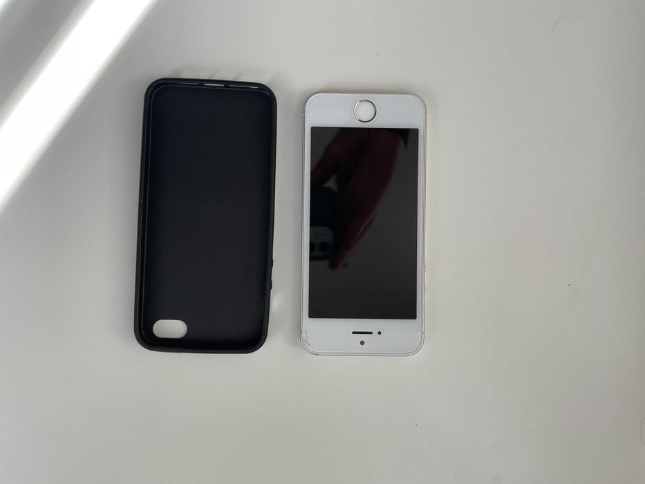 Apple iPhone SE мобилен телефон, Silver, 32 GB