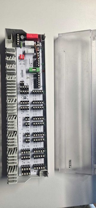 Unitate de comanda pentru incalzire in pardoseala Tece