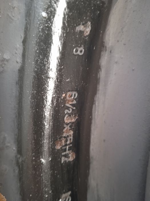 Джанти за Citroen и Peugeot 6x15 без гуми се продават.