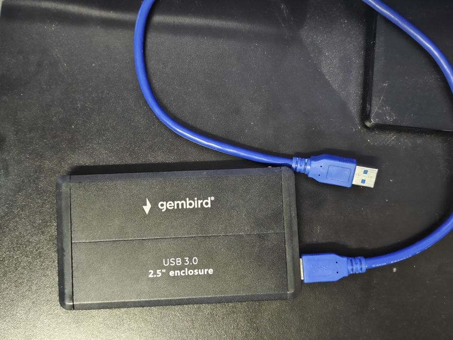 Vând Ps4 Pro 4k CHU-7216B modat ssd 2tb nou + ssd extern