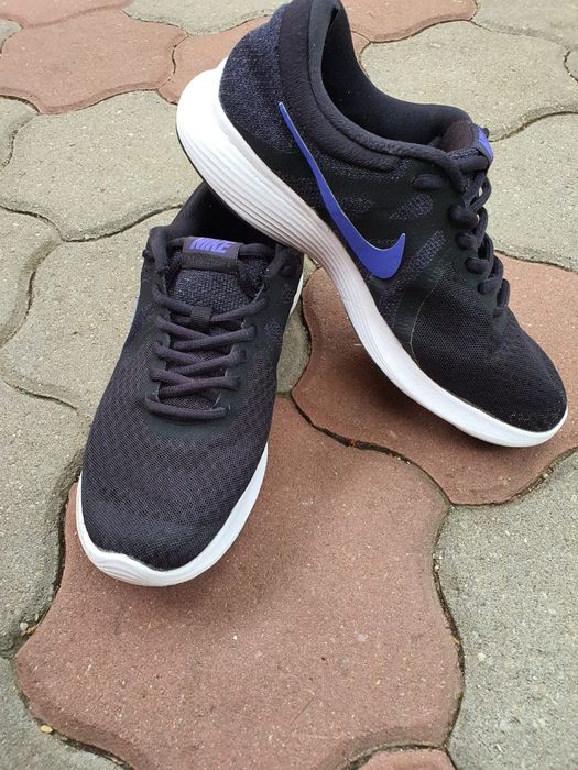 Adidasi Nike Revolution 4 dama 39 negru mov
