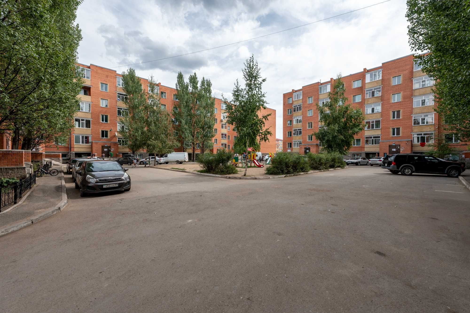Продается 1ком.кв,30м2,2/5эт, 10млн, ЖМ Лесная поляна дом 19