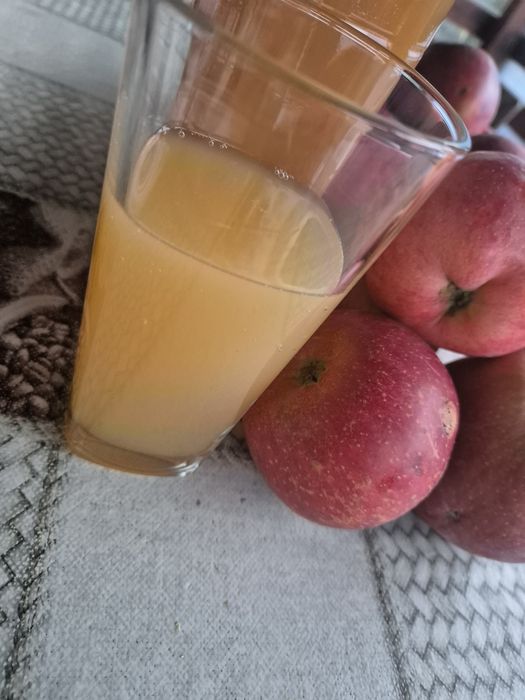 Suc natural de mere
