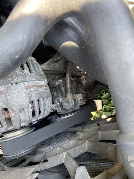 Vand pompa servodirectie audi a4 b7 2.0tdi