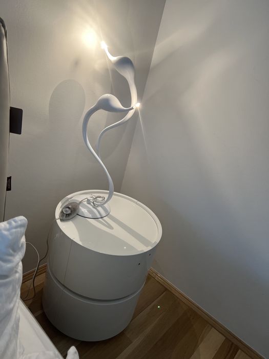 Veioza Illuminati swan alb