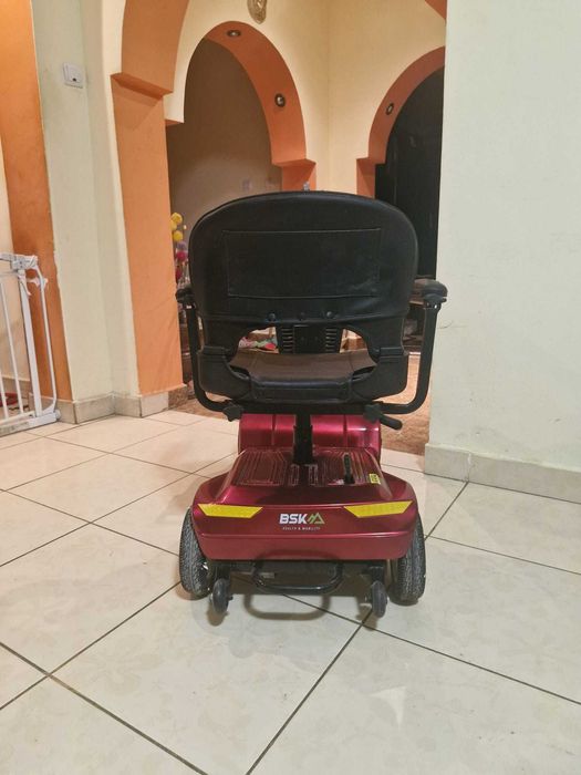 Scuter/cărucior electric pentru dizabilități