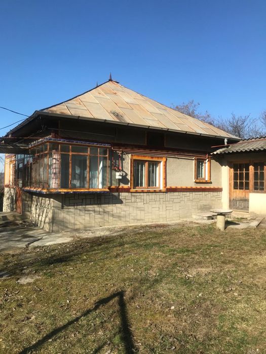 Vand case in zona Pucioasa