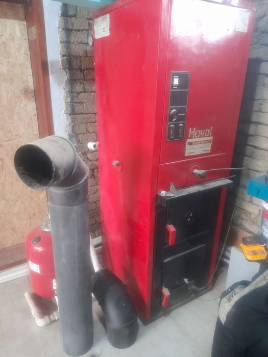 Centrală pe lemne
