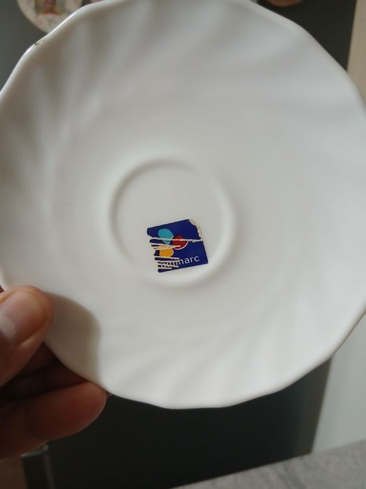 Serviciu cafea marca Luminarc 6 cesti si 6 farfuri plus suport