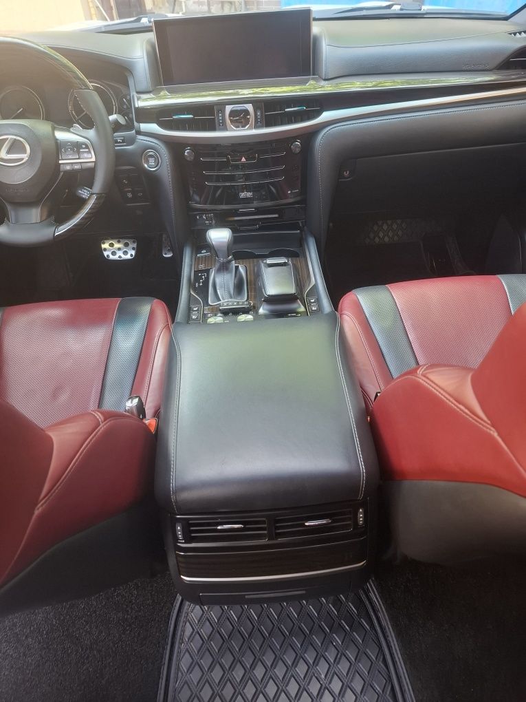 Lexus LX 570   СУПЕР. СПОРТ Аренда. с. выкуп