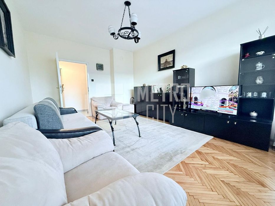 Продава се Тристаен апартамент в София, Младост 1 - 84 кв.м за 2798 €/кв.м - Снимка #1