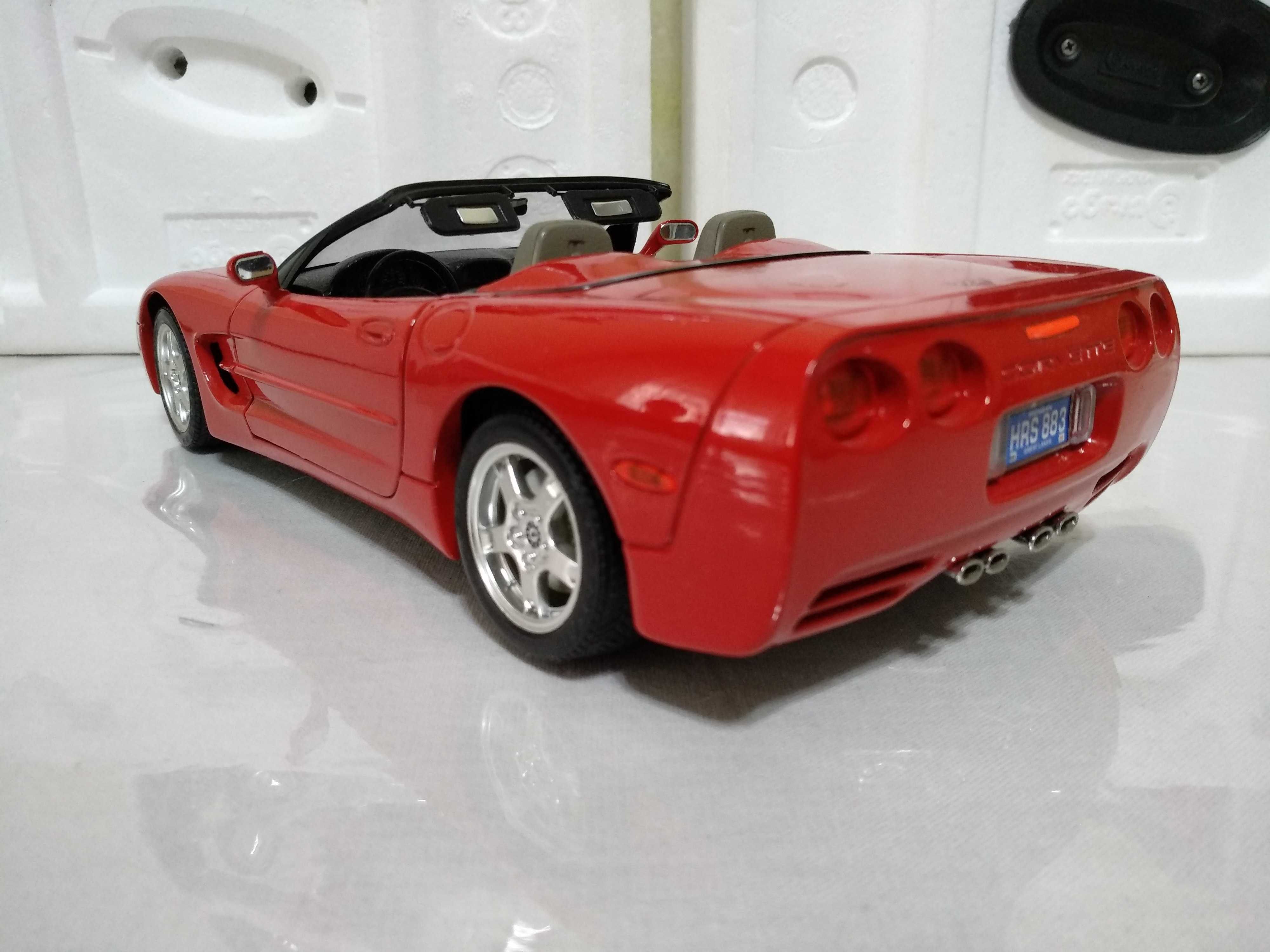 Моделька BBURAGO 1/18, CHEVROLET CORVETTE Convertible.