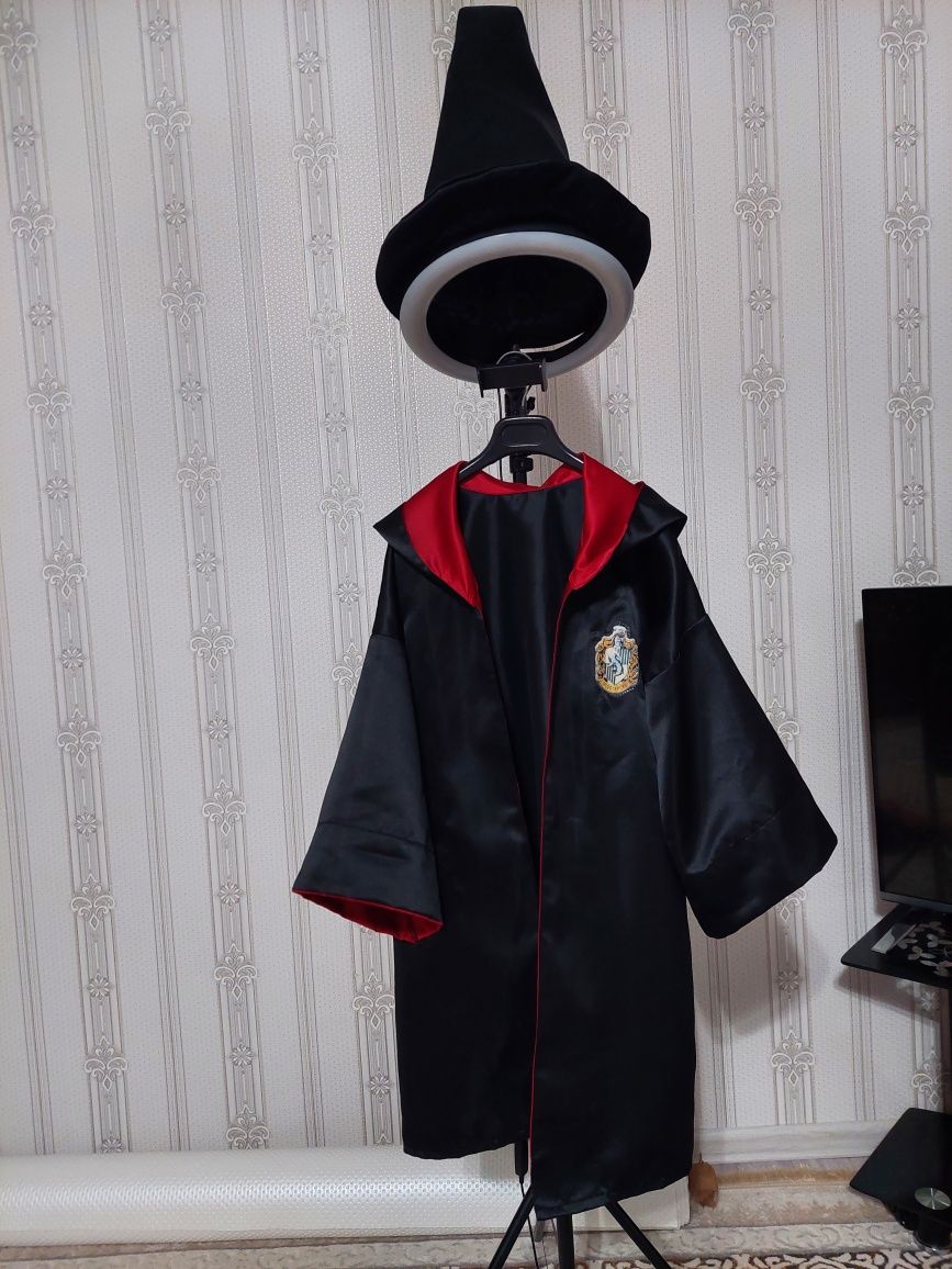 Мантия Гарри Поттер и распределяющая шляпа