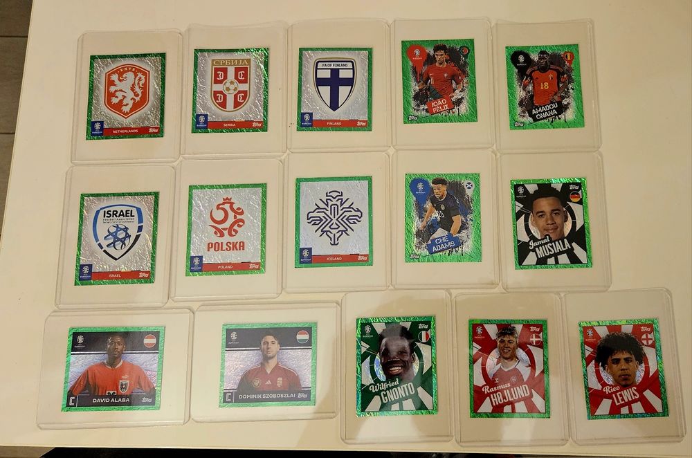 Зелена рамка паралелни стикери евро 2024 Topps