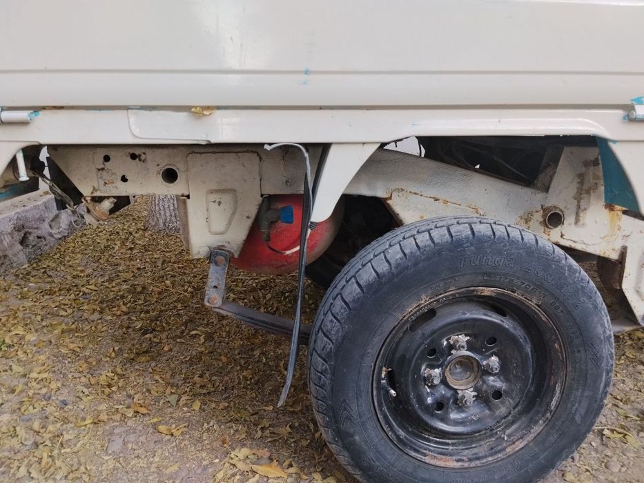 Хитой Лабо сотилади