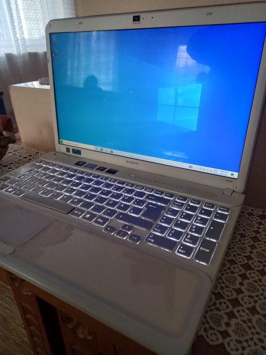 Leptop Sony Vayo i5