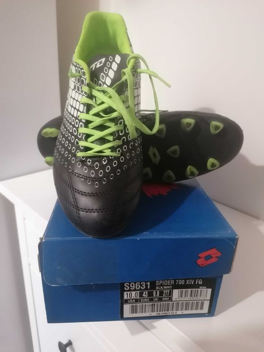 Incaltaminte Lotto fotbal