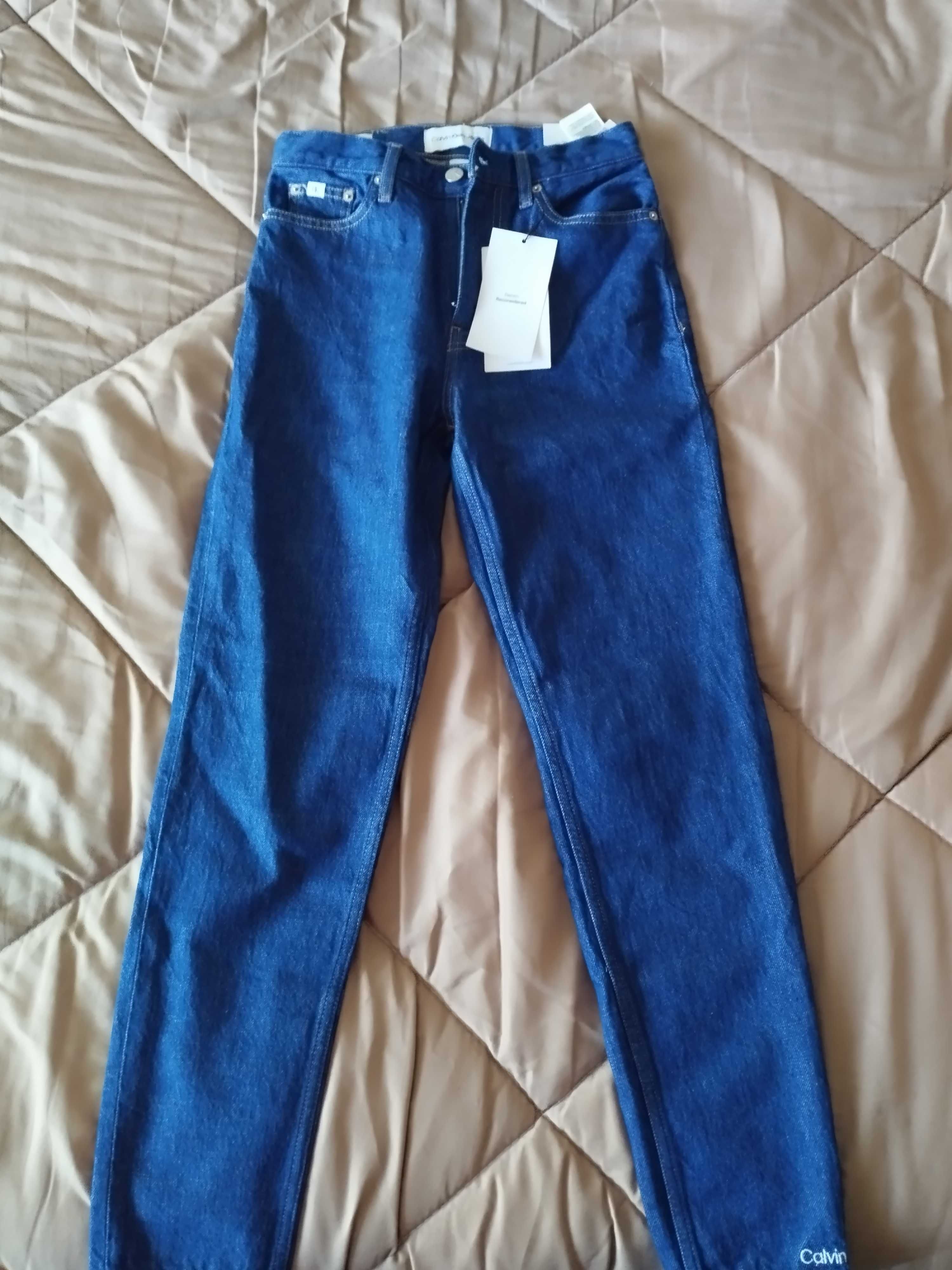 Дънки Calvin Klein mom