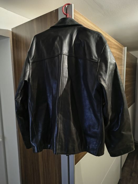 Geacă din piele naturală neagră – stare impecabilă, preț avantajos