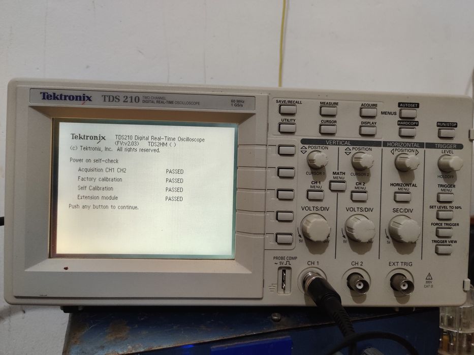 Osciloscop Tektronix TDS 210 cu doua canale