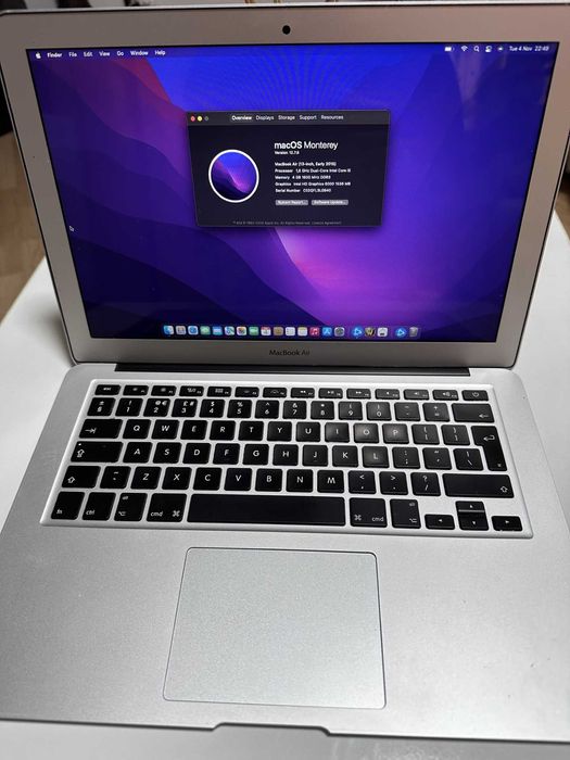 MacBook Air 13” (2015), i3, 4G GB RAM, SSD 256 GB Stocare