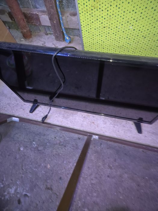 Tv LCD defecte diagonala 81