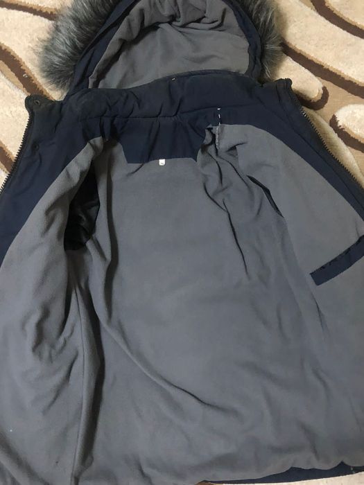 Продам зимнюю куртку на мальчика 9-10 лет