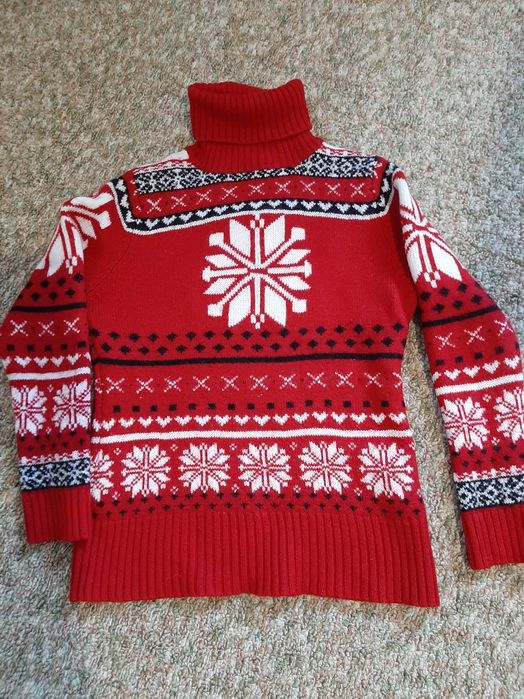 Коледен пуловер, размер S.
