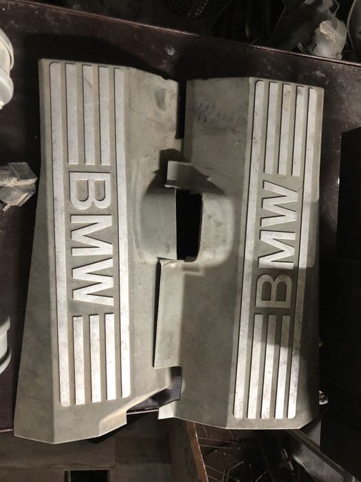 Capac motor bmw 745i 645i (2buc)