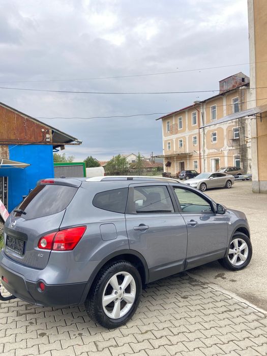 Vand Nissan Qashqai+2 an 2009