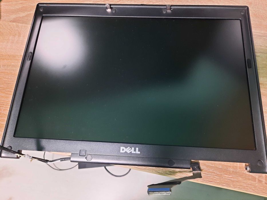 Display laptop Dell D830