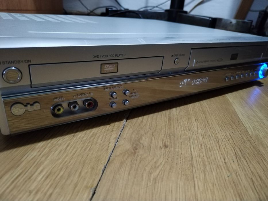 Combo LG dvd și video cu amplificator