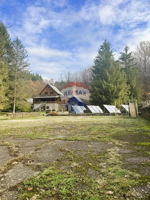 Туристическа хижа,гр. Априлци, кв. Видима TE