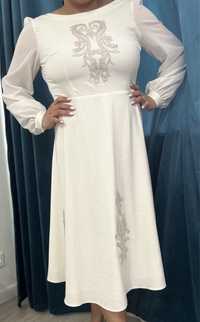 Продам платье белое 46-48