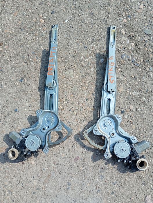 Vînd geam Toyota avensis 2011