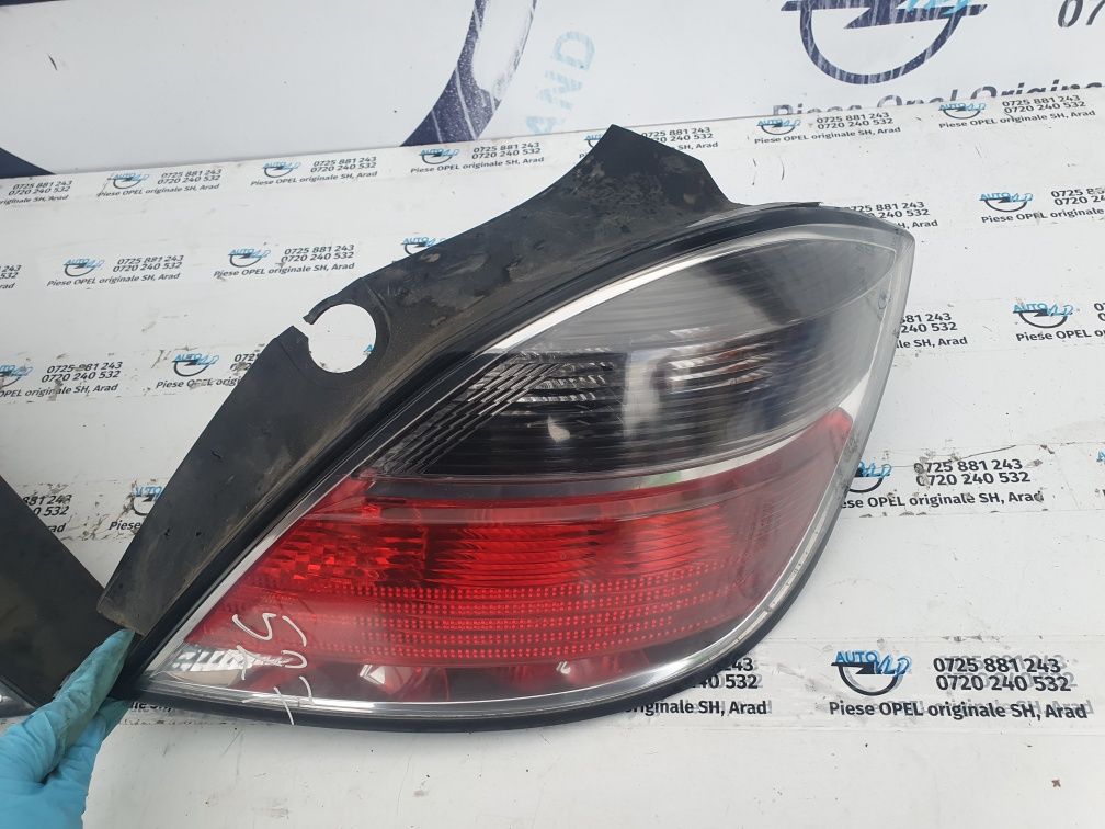 Stop lampa tripla stanga fumuriu Opel Astra H  Hatchback 2004 1012