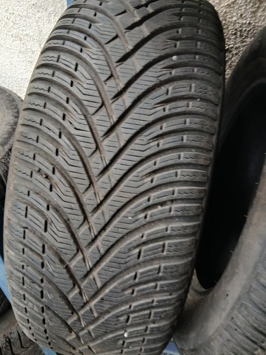 Vând anvelope de iarnă .
Patru 225/45/17 patru 205/55/16 patru 195/5