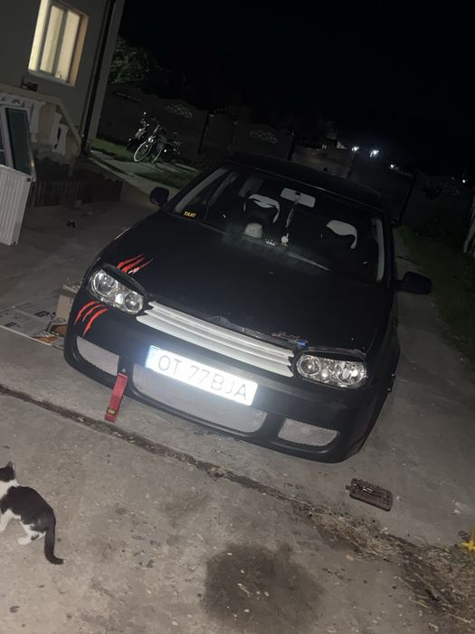 Vand golf 4 1.4 cu gpl pret fix 5000 lei