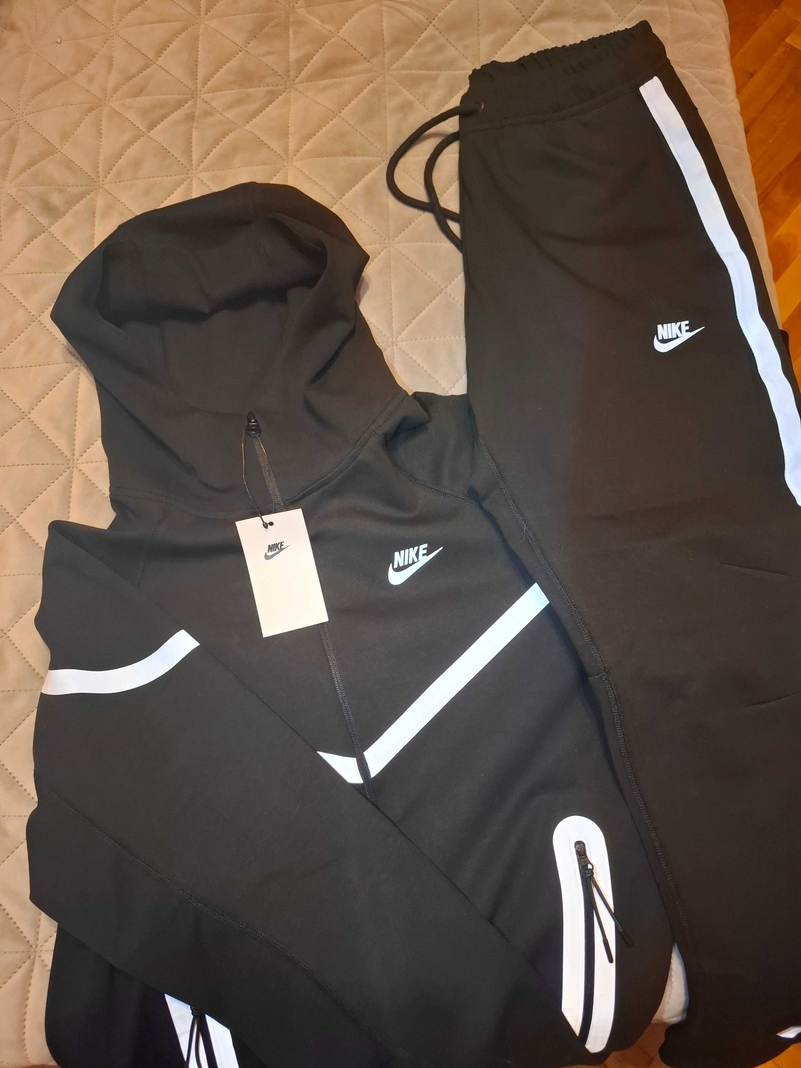 ЧИСТО НОВ Nike Tech Fleece Reflective РАЗМЕР М