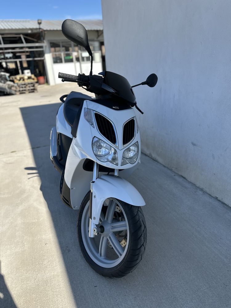 Aprilia Sportcity 250