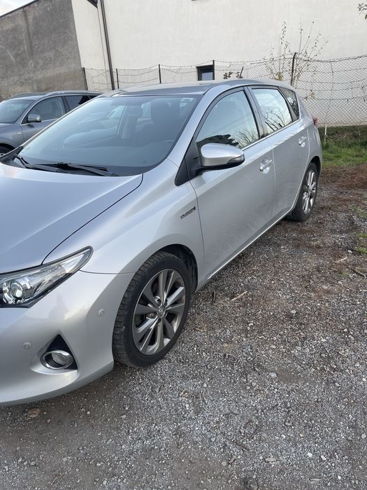 Vand Toyota Auris hybrid