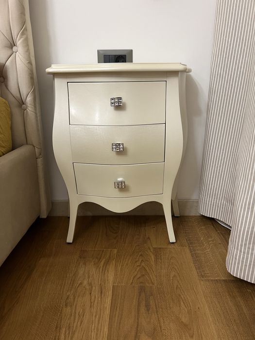 Mobila dormitor  lemn masiv