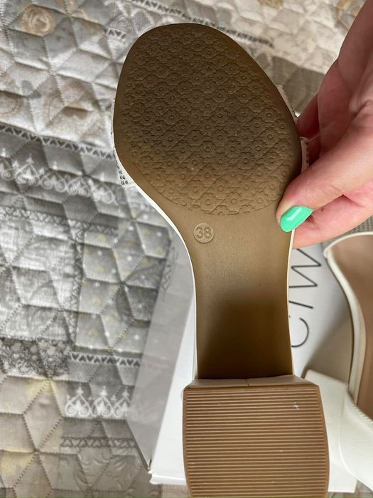 Обувки за поводи