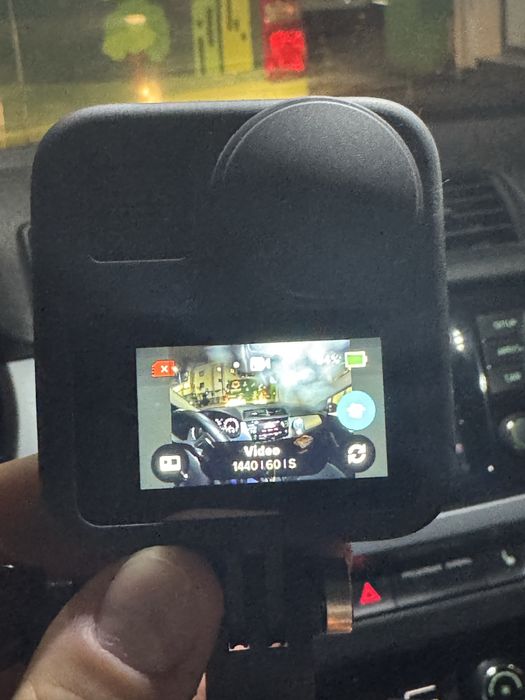 GoPro Max 360 cu o lentila zgariata